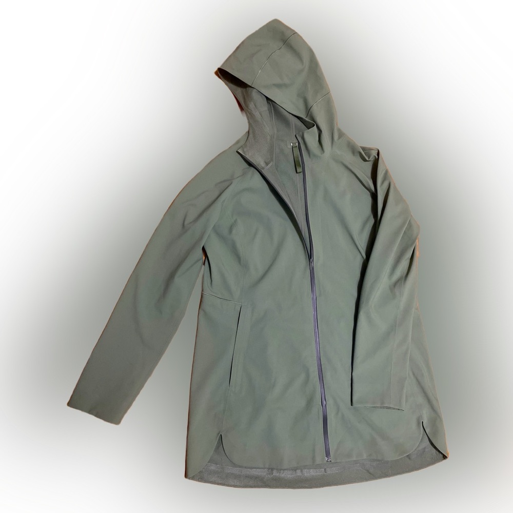 Lululemon Rain Jacket with soft fleece lining NWOT